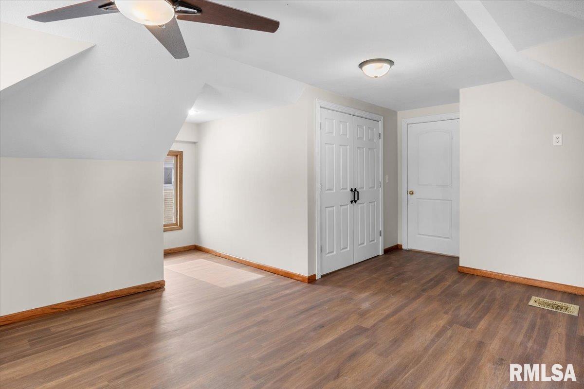1037 North 8th Street Springfield, IL 62702 - Photo 28 of 35