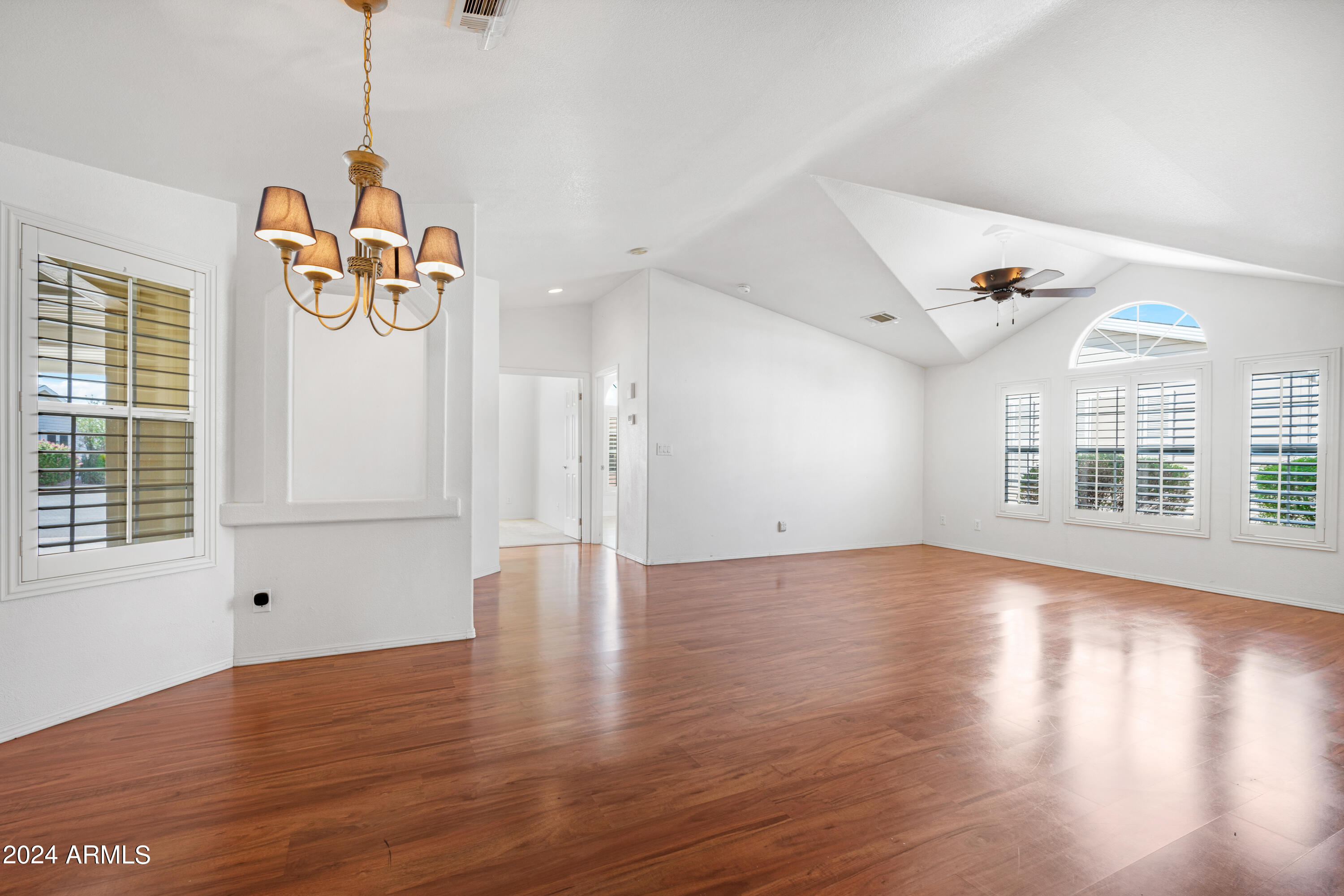 2550 South Ellsworth Road, Unit 664 Mesa, AZ 85209 - Photo 11 of 44 Living Room