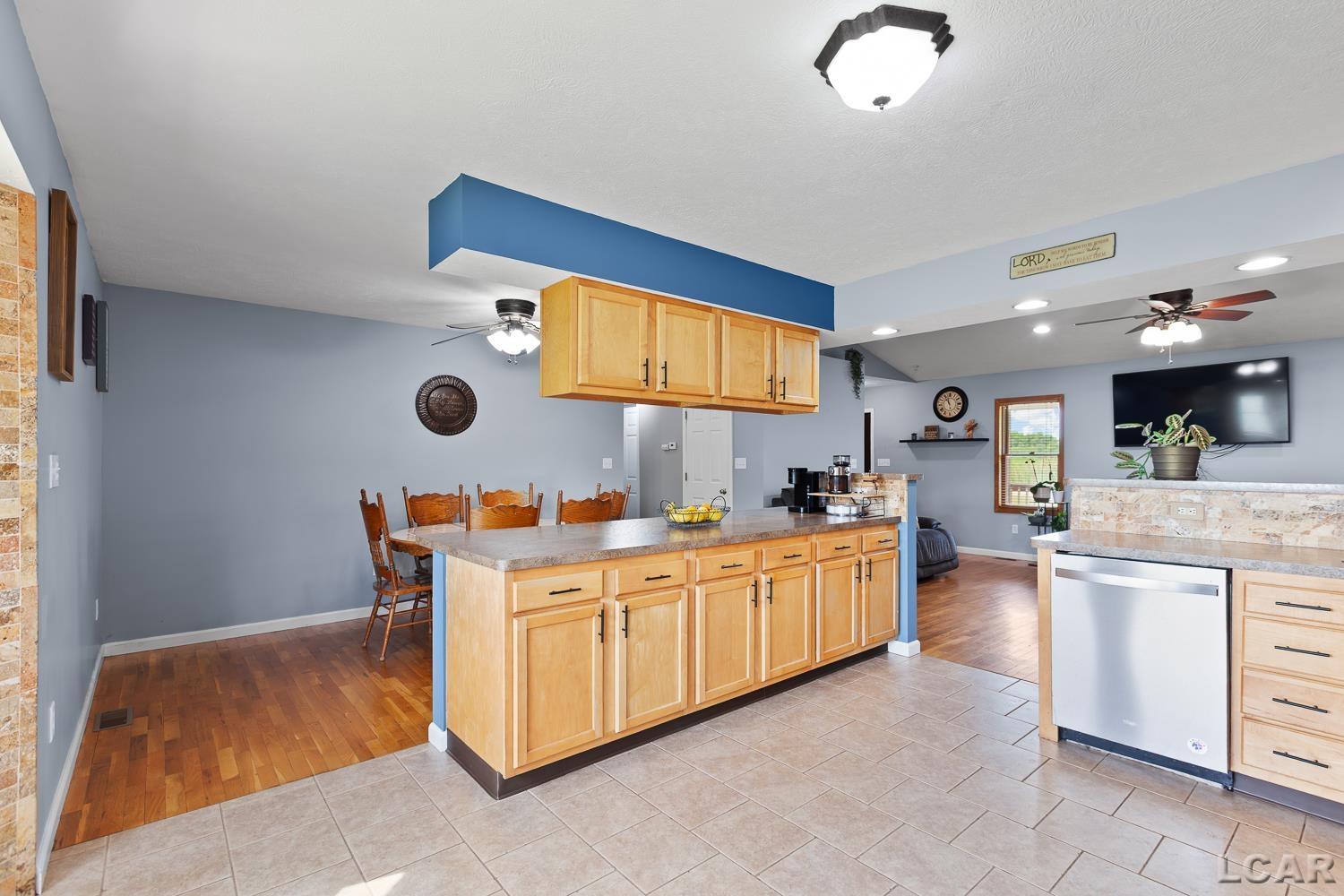 4753 Holloway Road Adrian, MI 49221 - Photo 12 of 53