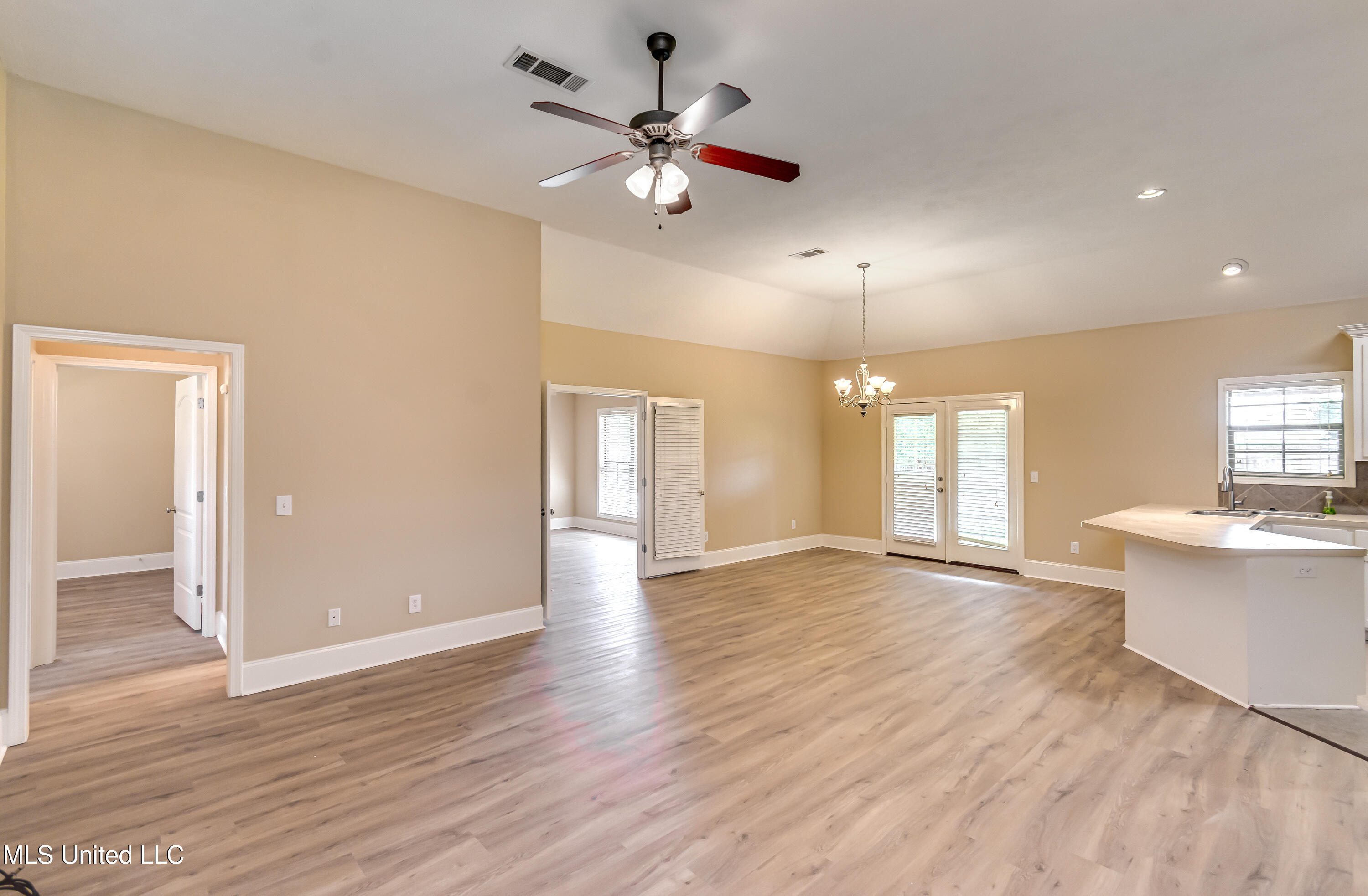 218 Cres Ridge Drive Madison, MS 39110 - Photo 24 of 63 218 Crescent Ridge Dr-23