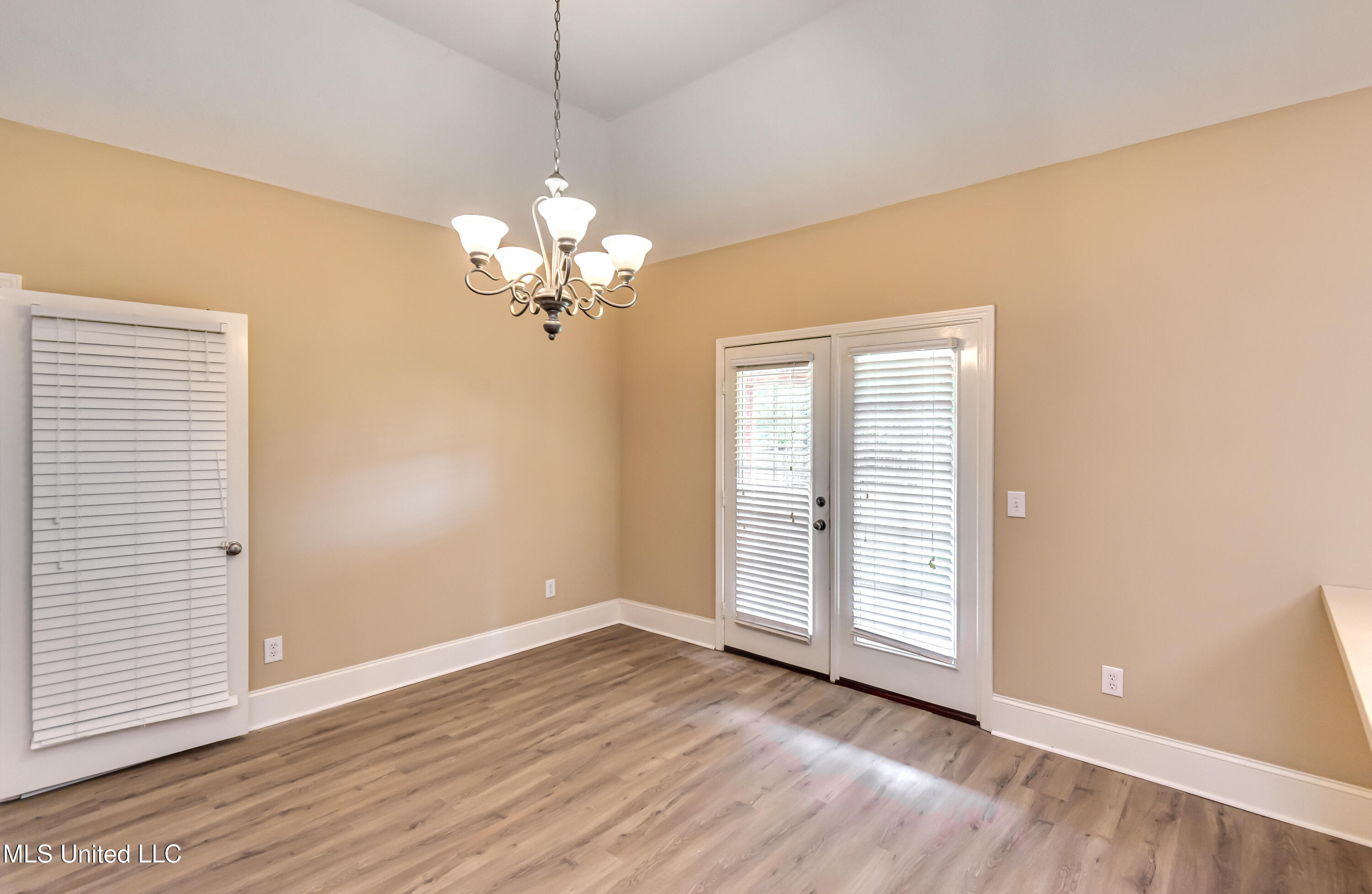218 Cres Ridge Drive Madison, MS 39110 - Photo 29 of 63 218 Crescent Ridge Dr-28