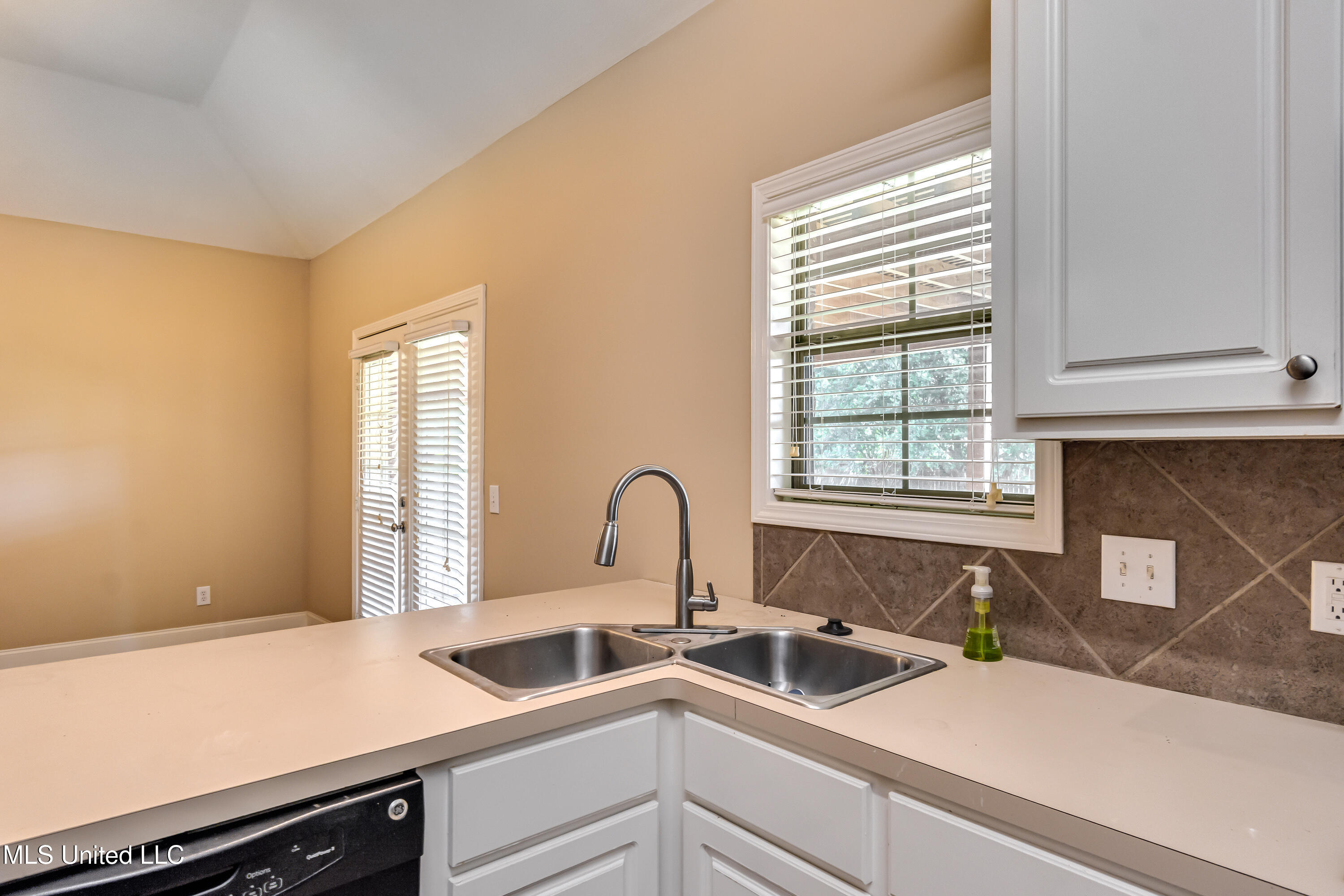 218 Cres Ridge Drive Madison, MS 39110 - Photo 34 of 63 218 Crescent Ridge Dr-33