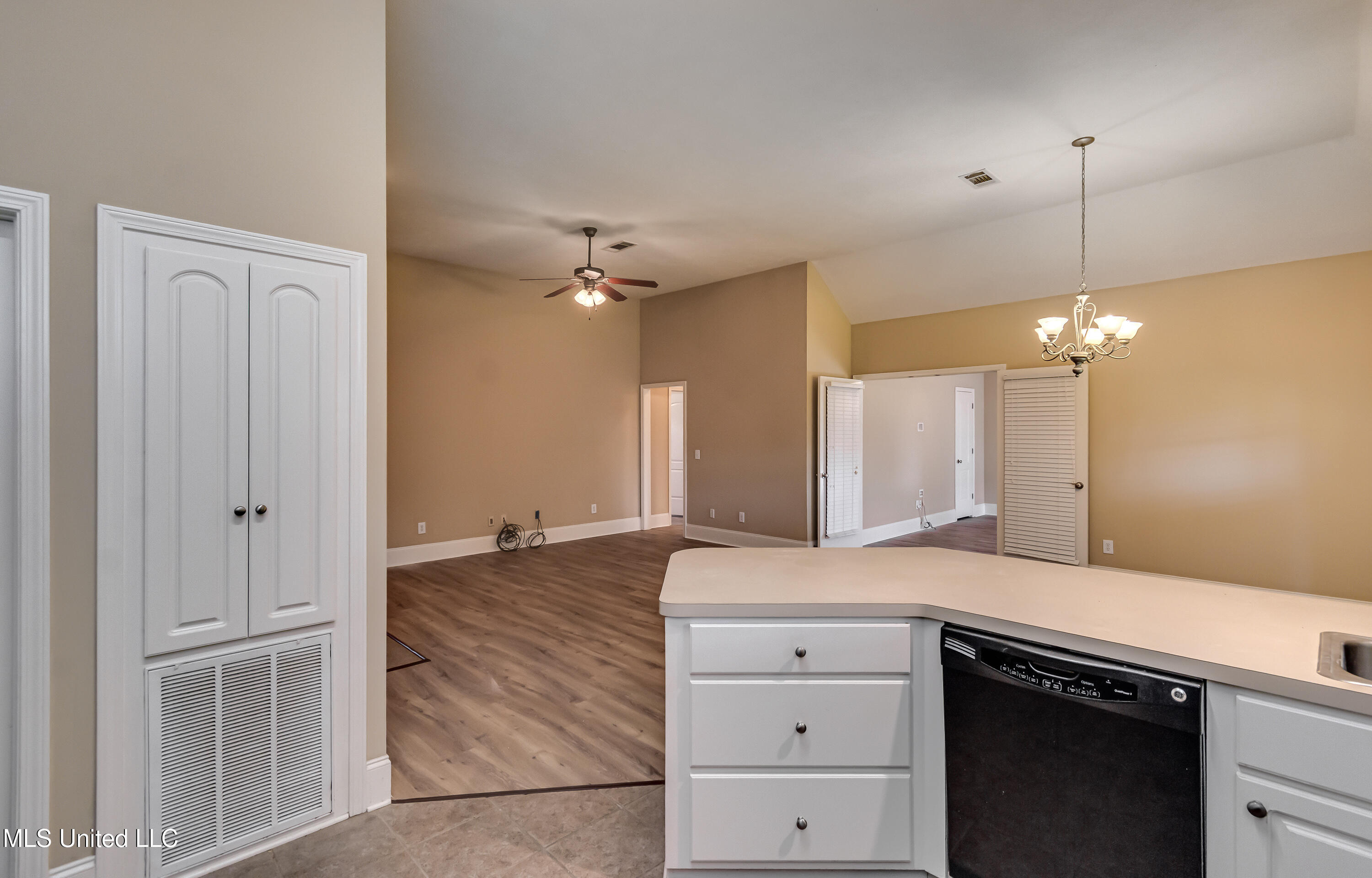 218 Cres Ridge Drive Madison, MS 39110 - Photo 36 of 63 218 Crescent Ridge Dr-35