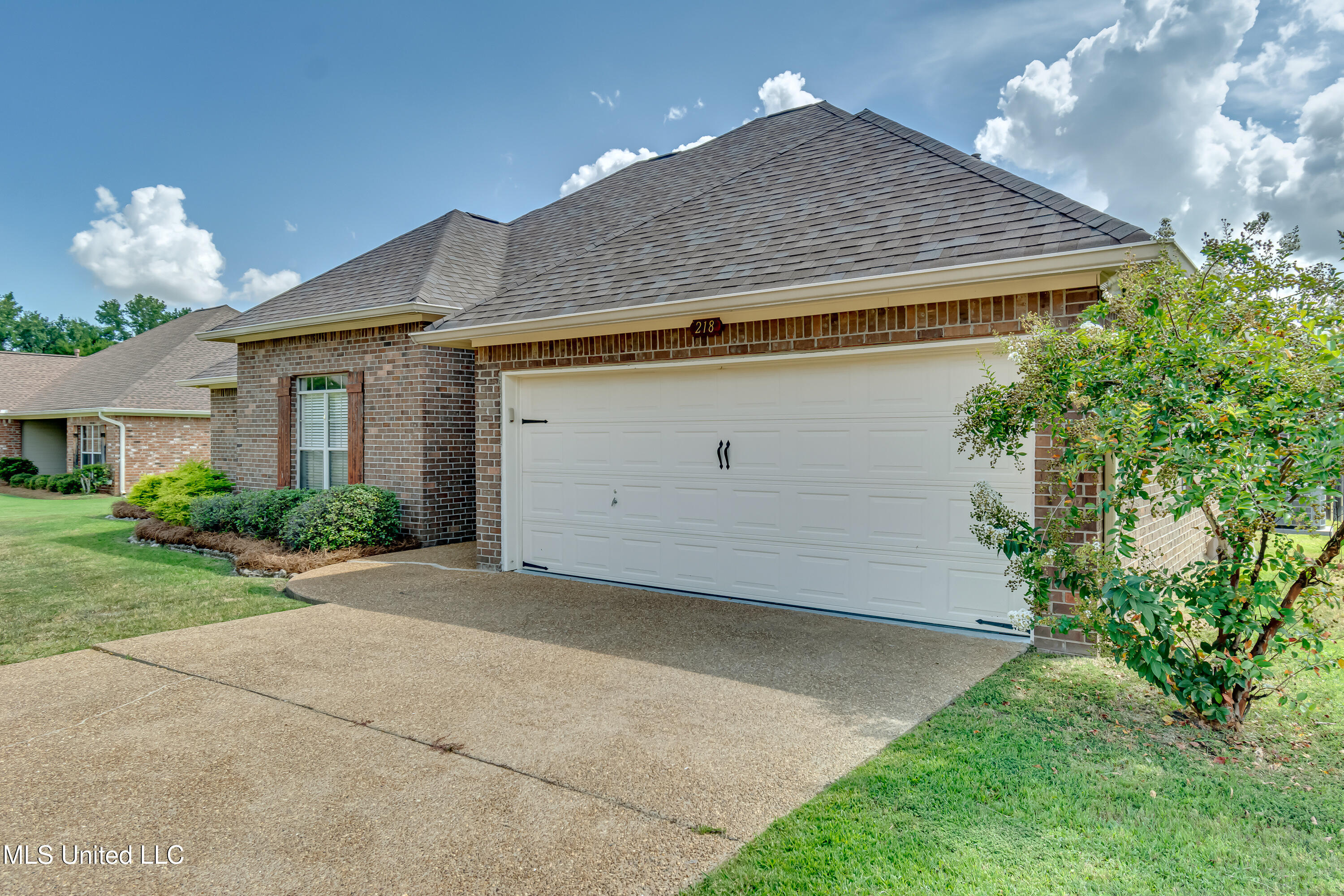 218 Cres Ridge Drive Madison, MS 39110 - Photo 4 of 63 218 Crescent Ridge Dr-3