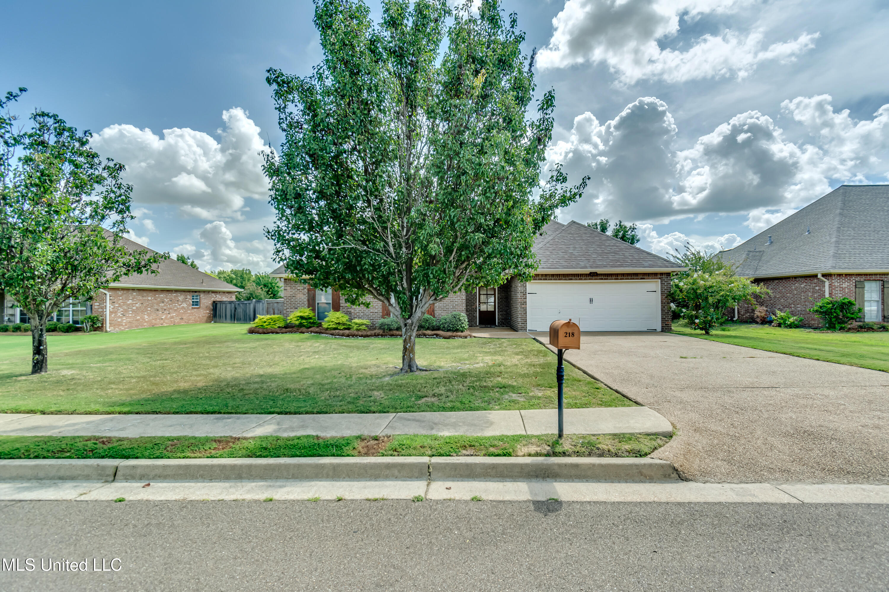 218 Cres Ridge Drive Madison, MS 39110 - Photo 6 of 63 218 Crescent Ridge Dr-5