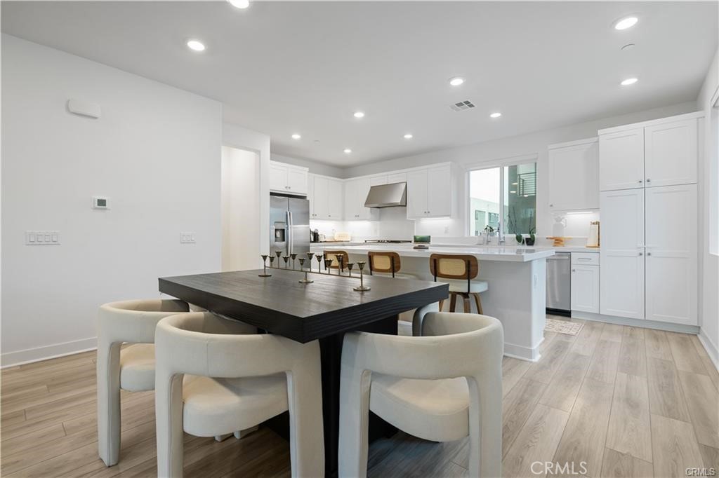 26799 Keystone Loop Valencia, CA 91381 - Photo 14 of 71
