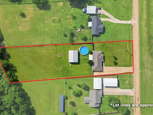 $328,000 | 636 East Eubank Street, Mabank, TX 75147