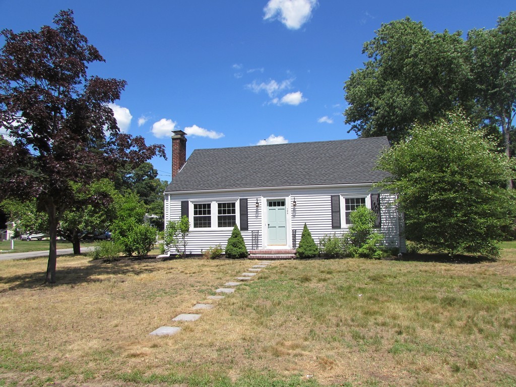 11 Grace Road Wayland, MA 01778 - Photo 2 of 26 Gallery Image 2
