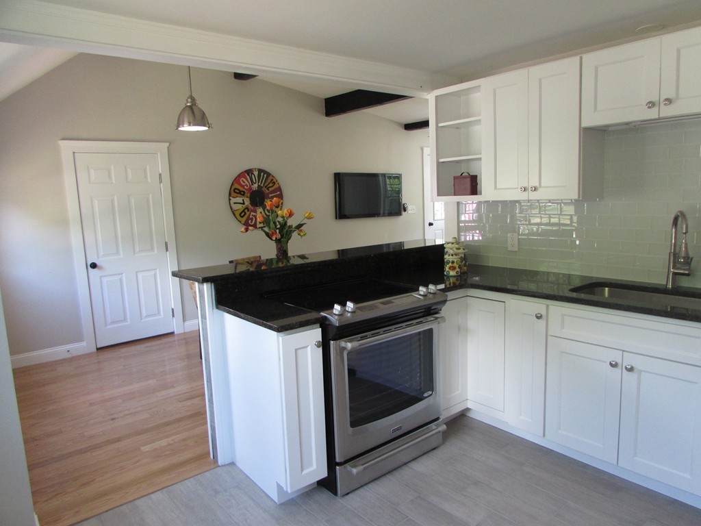 11 Grace Road Wayland, MA 01778 - Photo 4 of 26 Gallery Image 4