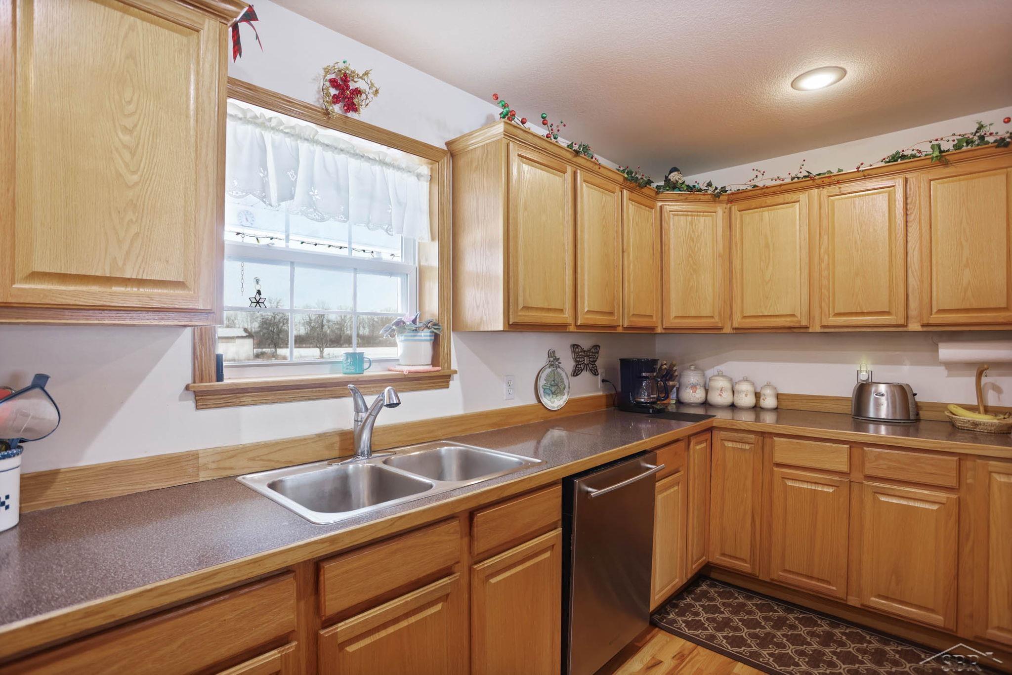 2300 Liberty Road Saginaw, MI 48604 - Photo 20 of 81