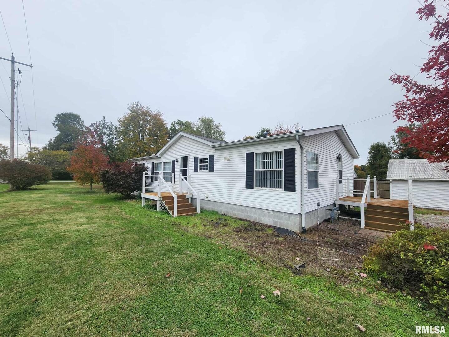 114 East Main Street Ewing, IL 62836 - Photo 2 of 21