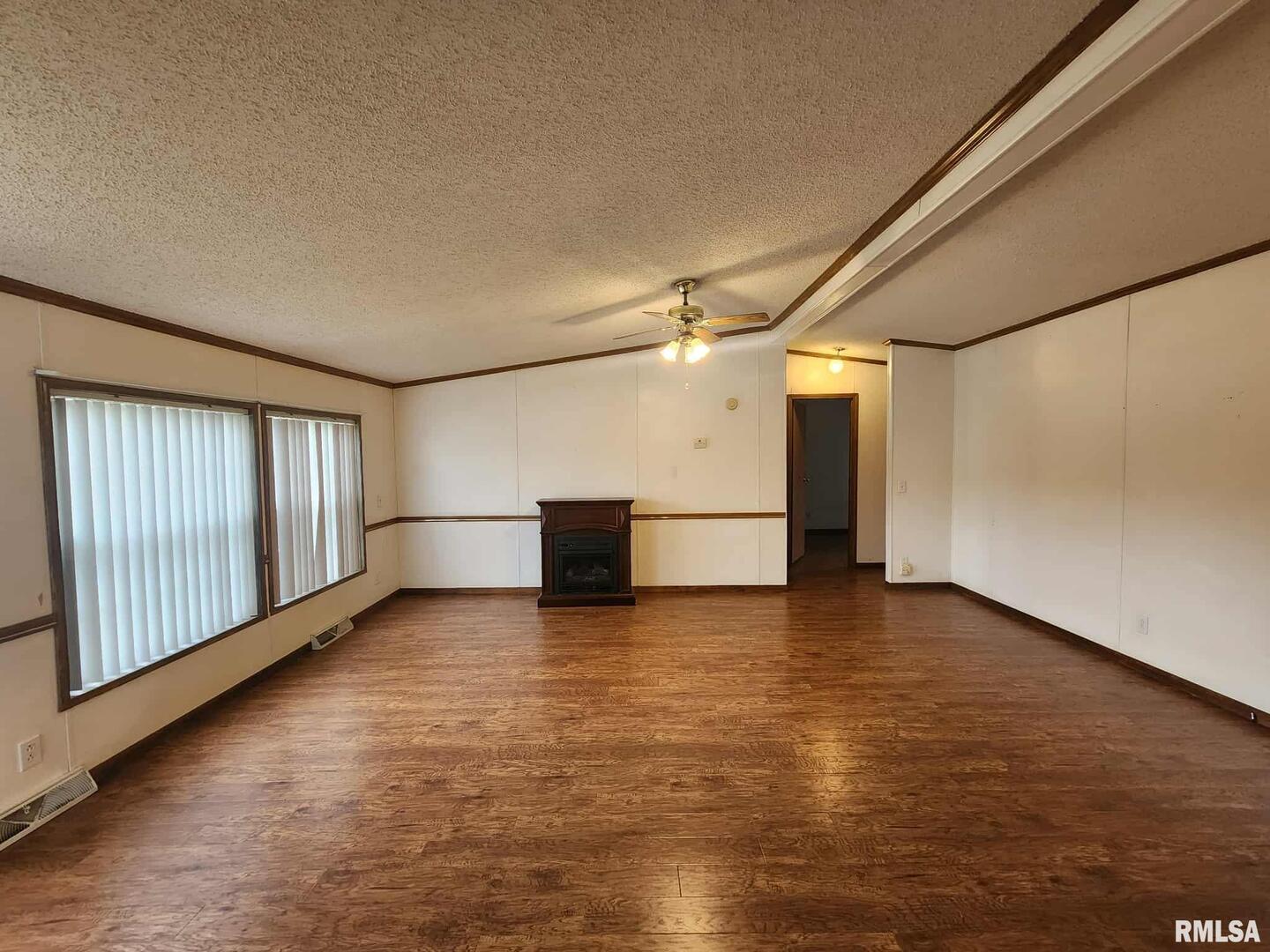 114 East Main Street Ewing, IL 62836 - Photo 4 of 21