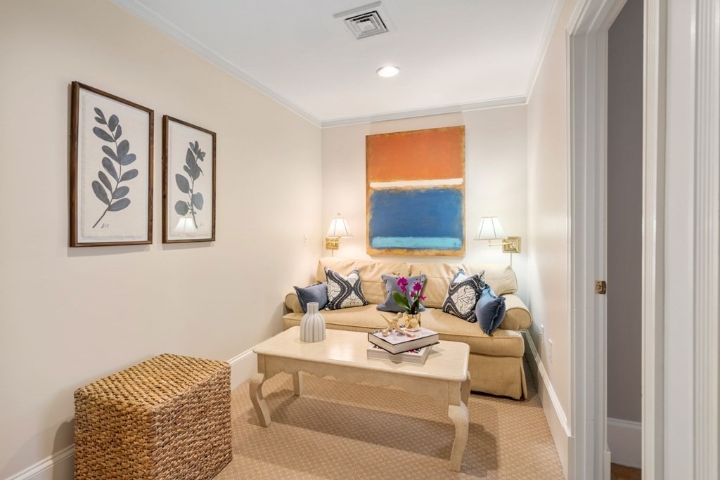 84 Commonwealth Avenue, Unit 4 Boston, MA 02116 - Photo 26 of 39