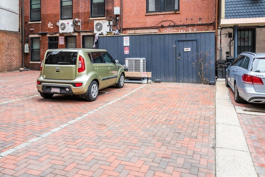 84 Commonwealth Avenue, Unit 4 Boston, MA 02116 - Photo 29 of 39