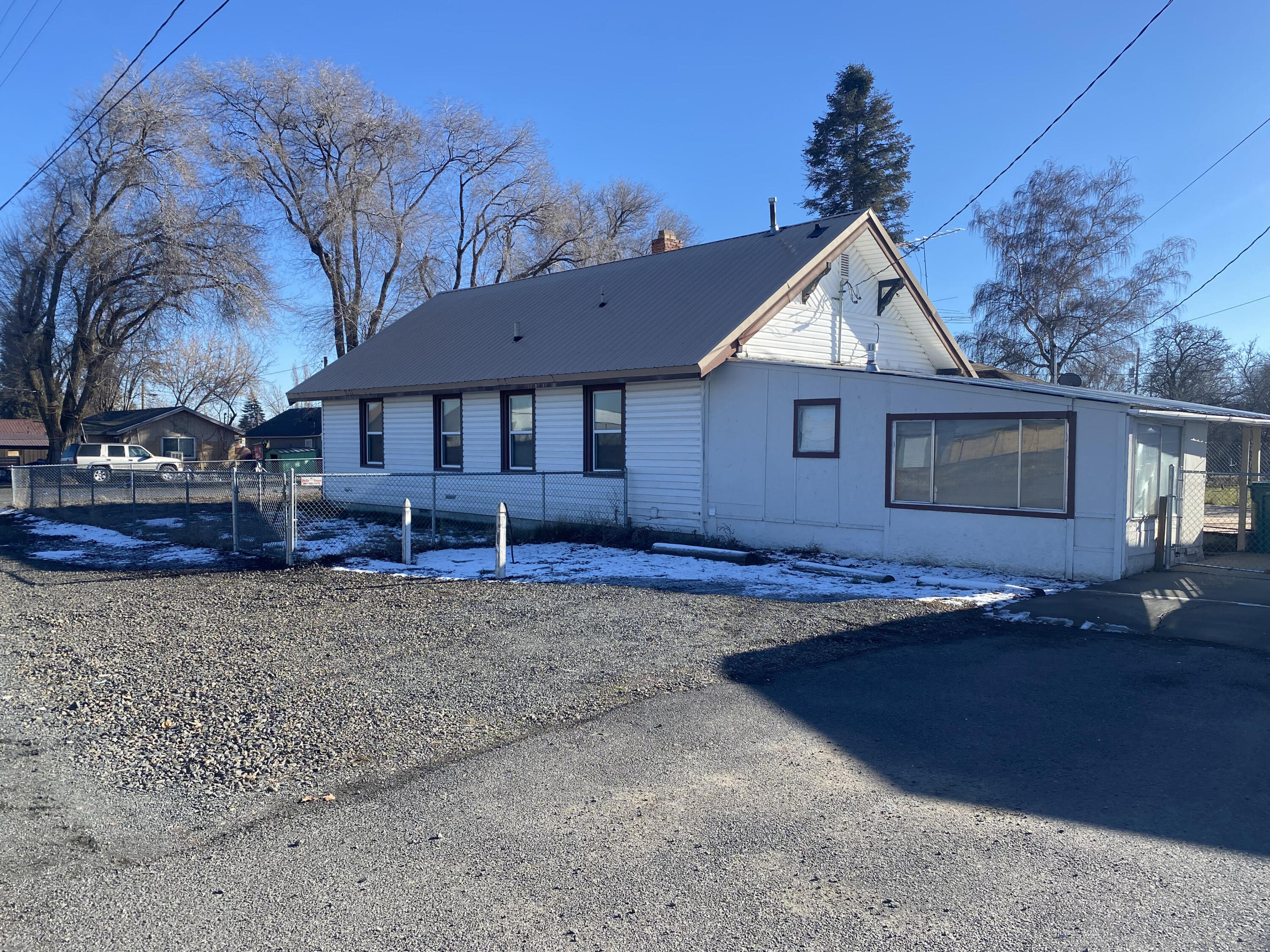 332 North Madison Street Merrill, OR 97633 - Photo 5 of 37 m35