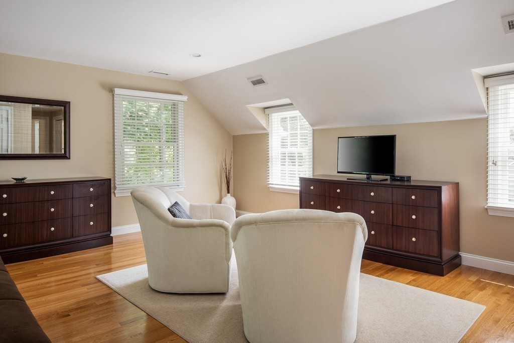 7 Canterbury Road Winchester, MA 01890 - Photo 19 of 30 Gallery Image 19