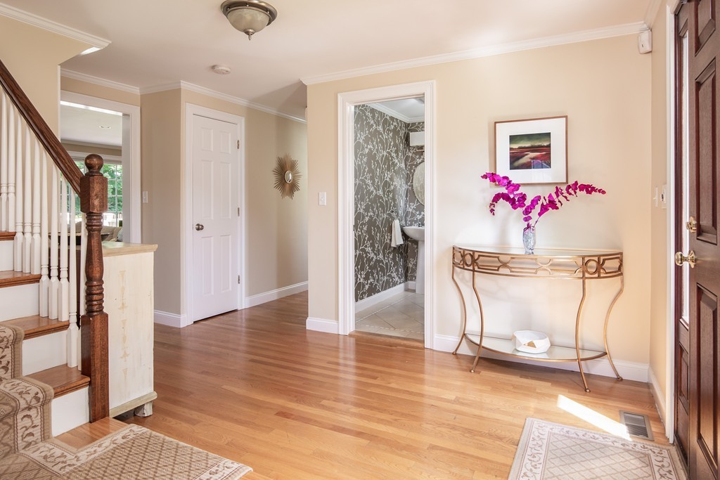7 Canterbury Road Winchester, MA 01890 - Photo 2 of 30 Gallery Image 2
