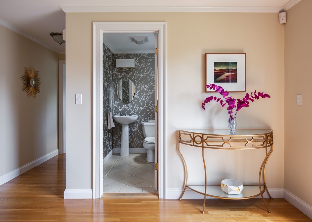 7 Canterbury Road Winchester, MA 01890 - Photo 3 of 30 Gallery Image 3