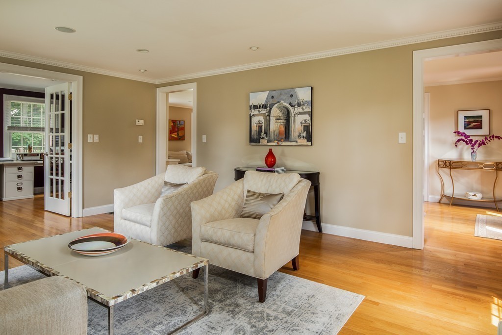7 Canterbury Road Winchester, MA 01890 - Photo 5 of 30 Gallery Image 5