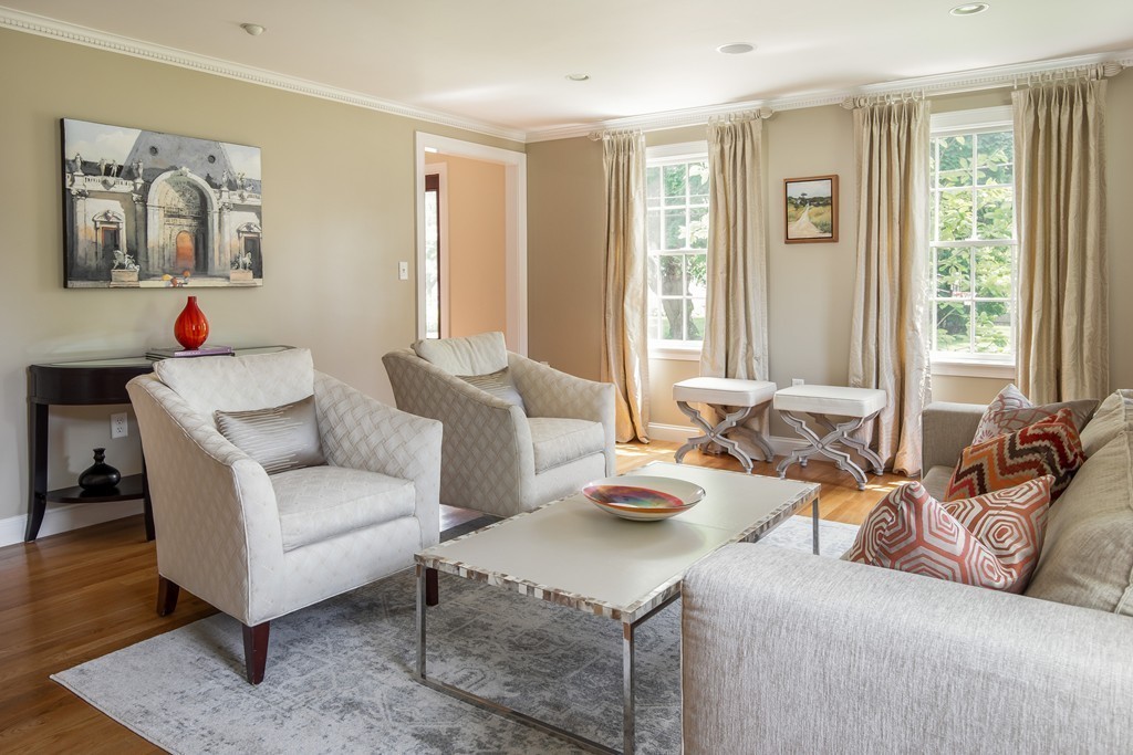 7 Canterbury Road Winchester, MA 01890 - Photo 6 of 30 Gallery Image 6