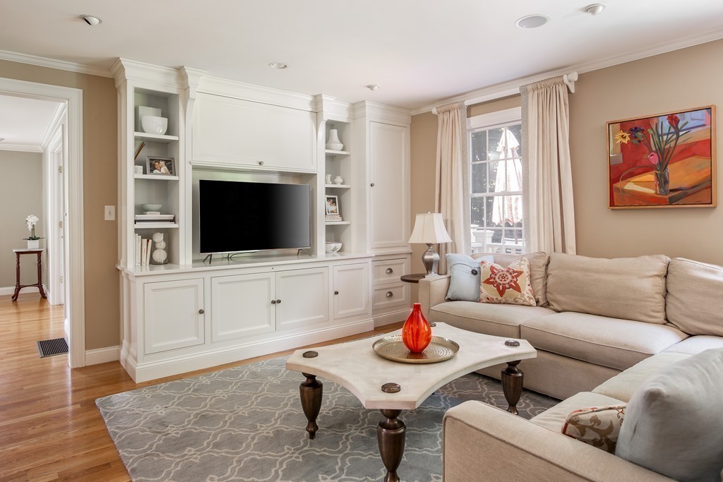 7 Canterbury Road Winchester, MA 01890 - Photo 8 of 30 Gallery Image 8