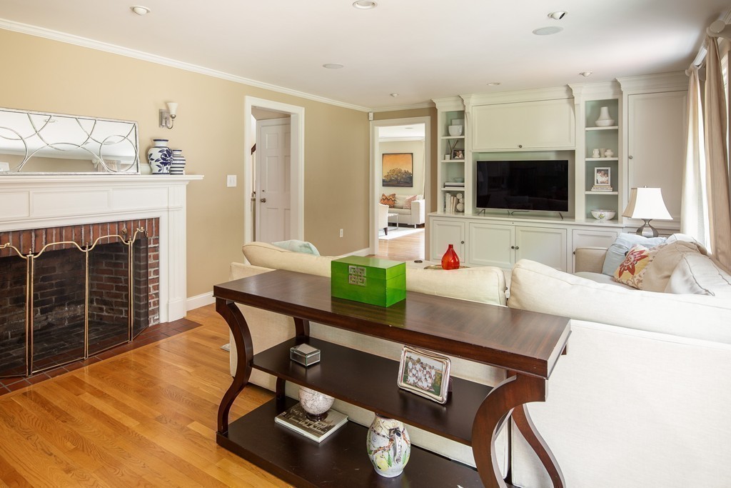 7 Canterbury Road Winchester, MA 01890 - Photo 9 of 30 Gallery Image 9
