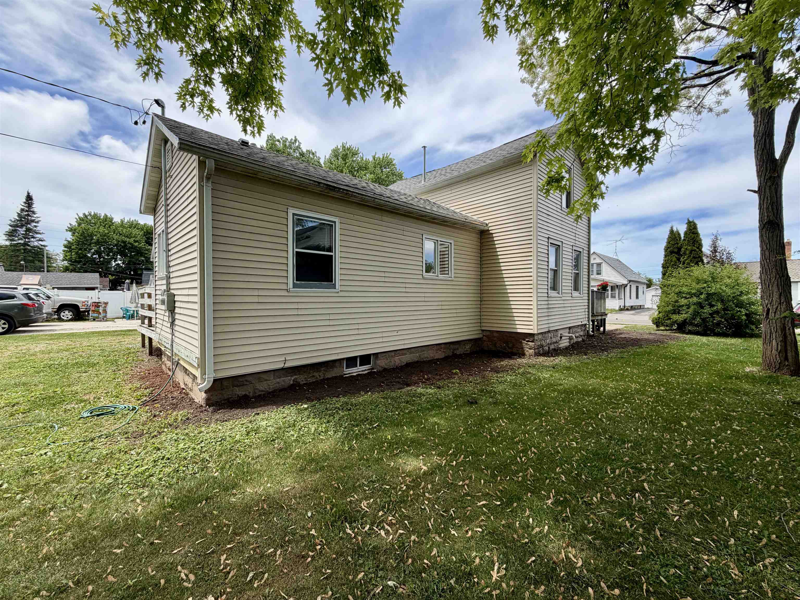 366 Grove Street Fond du Lac, WI 54935 - Photo 2 of 40