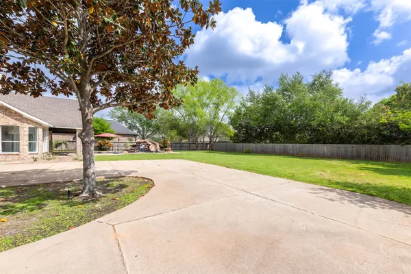 $5,000 | 5534 Weston Drive, Fulshear, TX 77441