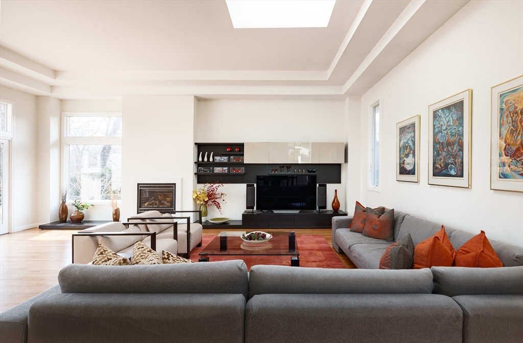 22 Burdean Road Newton, MA 02459 - Photo 11 of 29