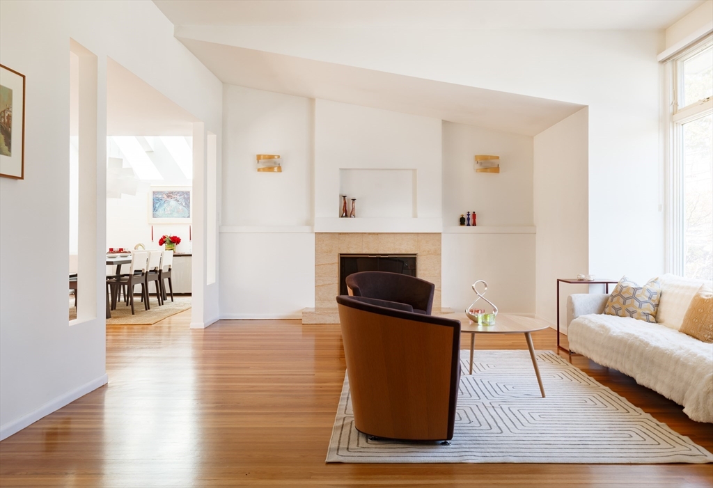 22 Burdean Road Newton, MA 02459 - Photo 5 of 29