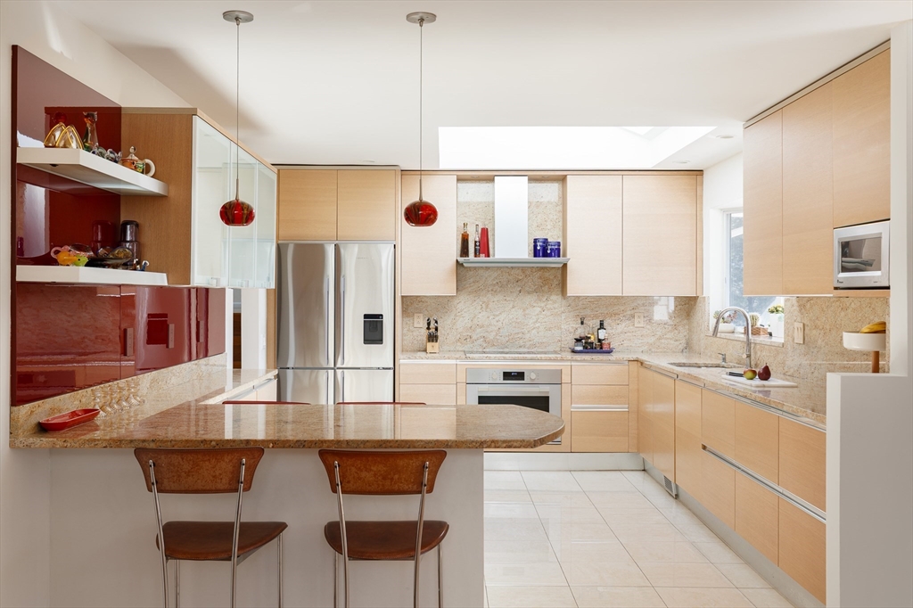 22 Burdean Road Newton, MA 02459 - Photo 6 of 29