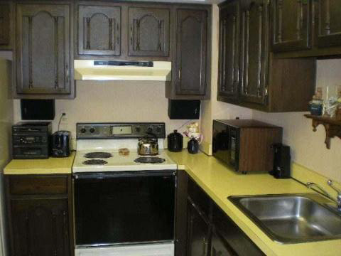 17325 Rudgate Street Southgate, MI 48195 - Photo 2 of 8 1017837-1.JPG