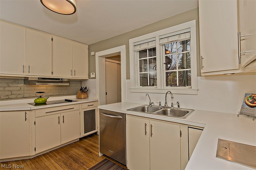 1335 Yellowstone Road Cleveland, OH 44121 - Photo 10 of 25 Gallery Image 10