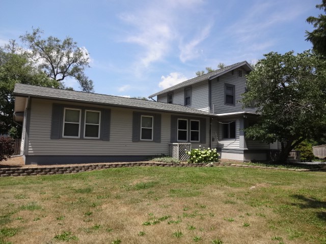8219 Auburn Road Fort Wayne, IN 46825 - Photo 1 of 31