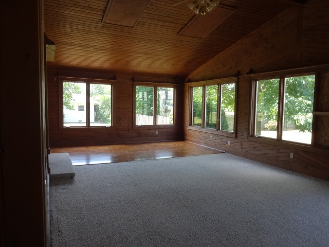 8219 Auburn Road Fort Wayne, IN 46825 - Photo 17 of 31