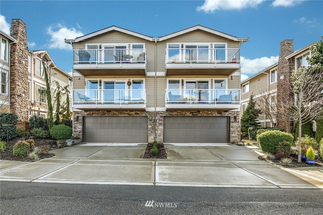 620 Glen Street, Unit 202 Edmonds, WA 98020 - Photo 1 of 24