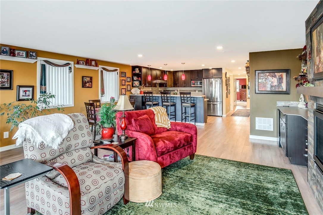 620 Glen Street, Unit 202 Edmonds, WA 98020 - Photo 9 of 24