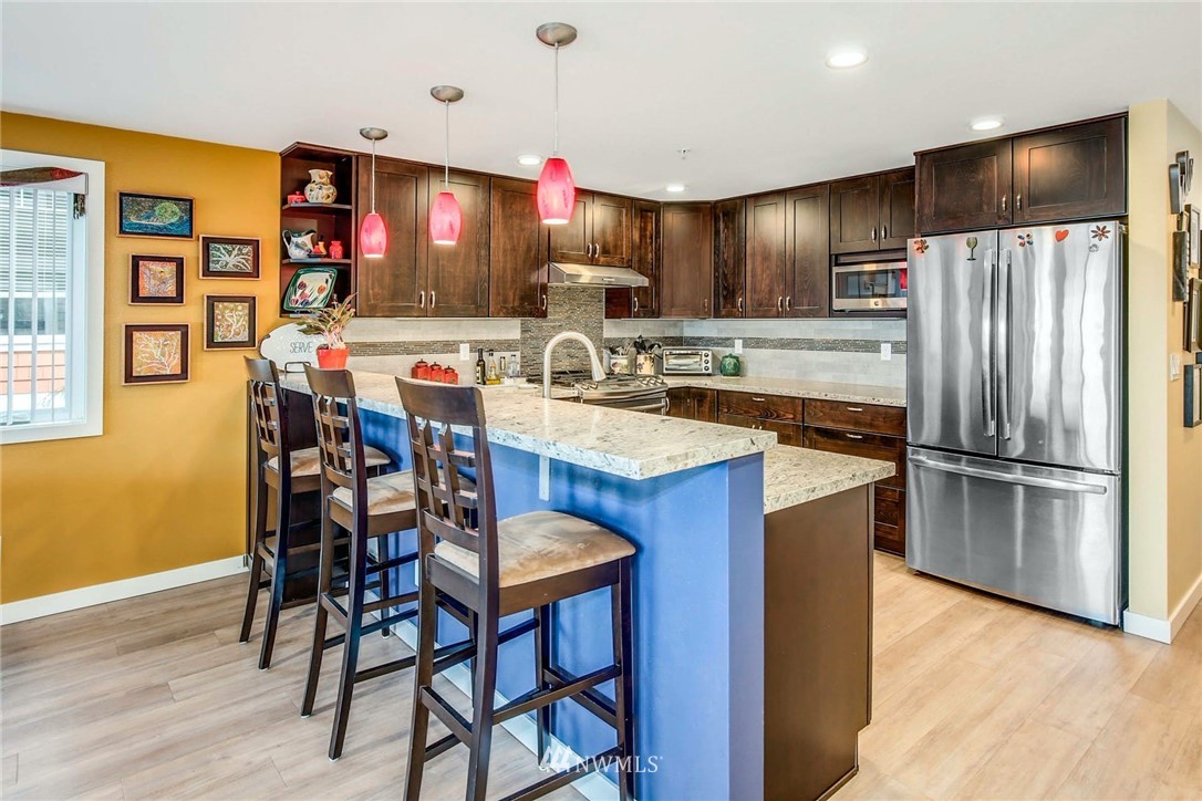 620 Glen Street, Unit 202 Edmonds, WA 98020 - Photo 10 of 24