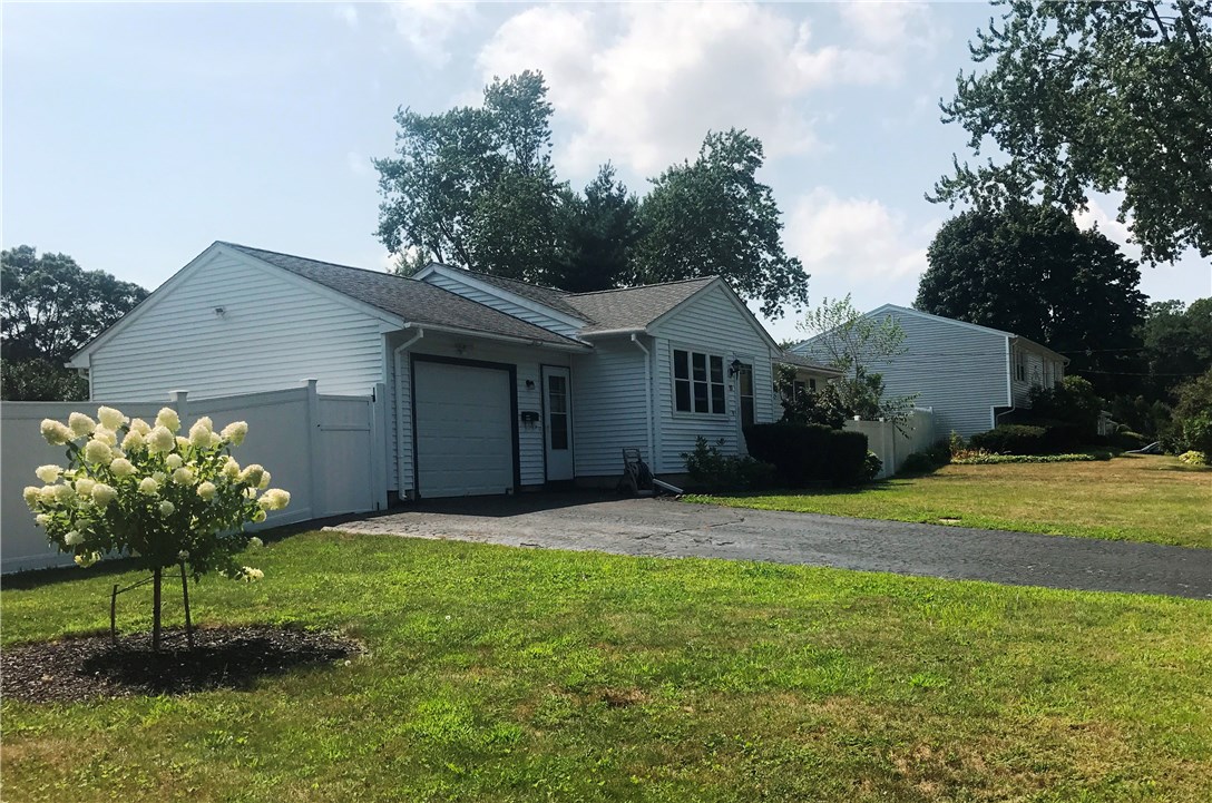 90 Woodcrest Road Warwick, RI 02889 - Photo 2 of 24 Gallery Image 2