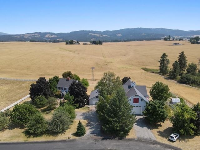 12316 North Red Hawk Lane Spokane, WA 99217 - Photo 2 of 39 Gallery Image 2