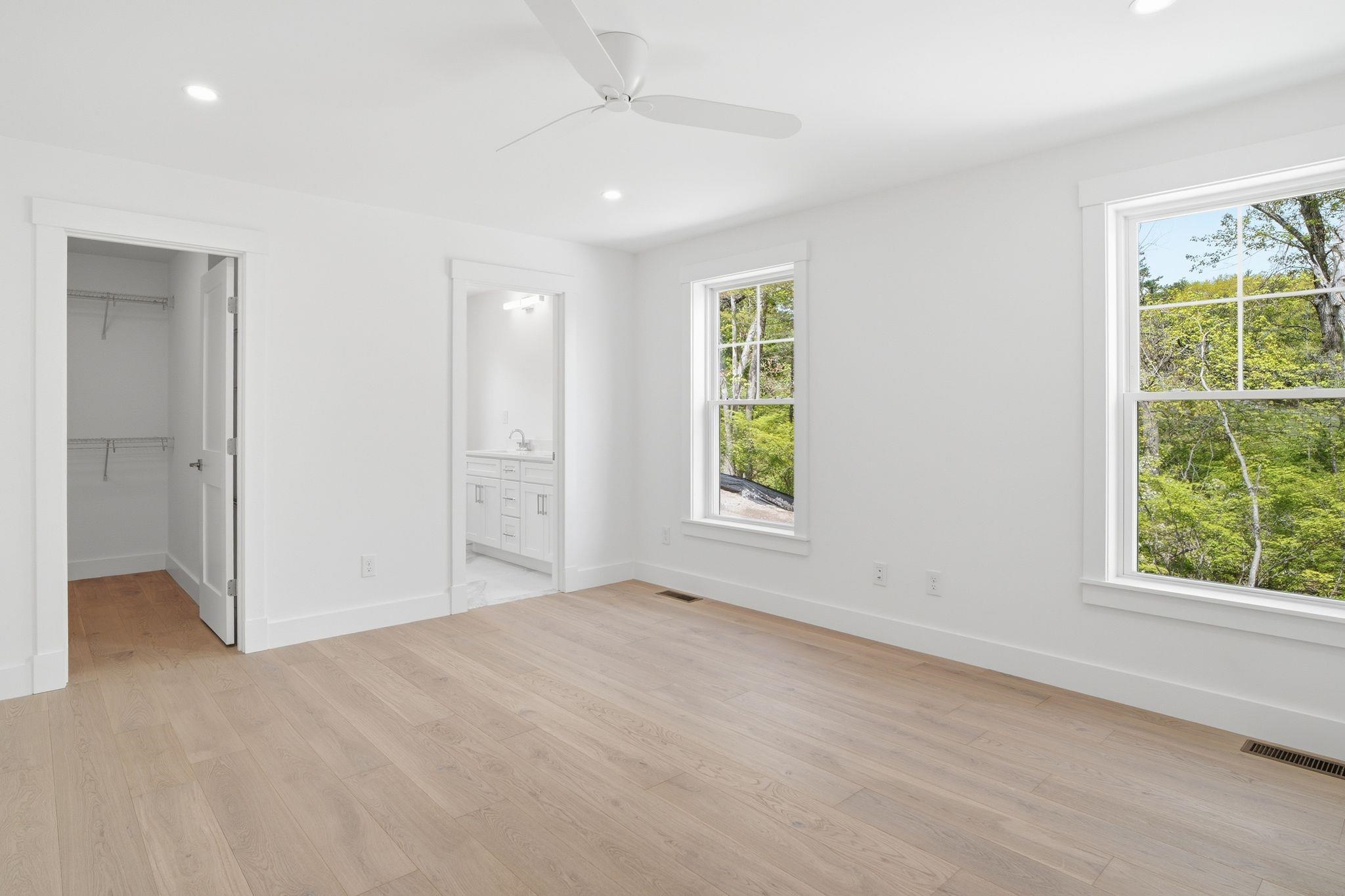 68 Farmington Road Nashua, NH 03060 - Photo 16 of 45