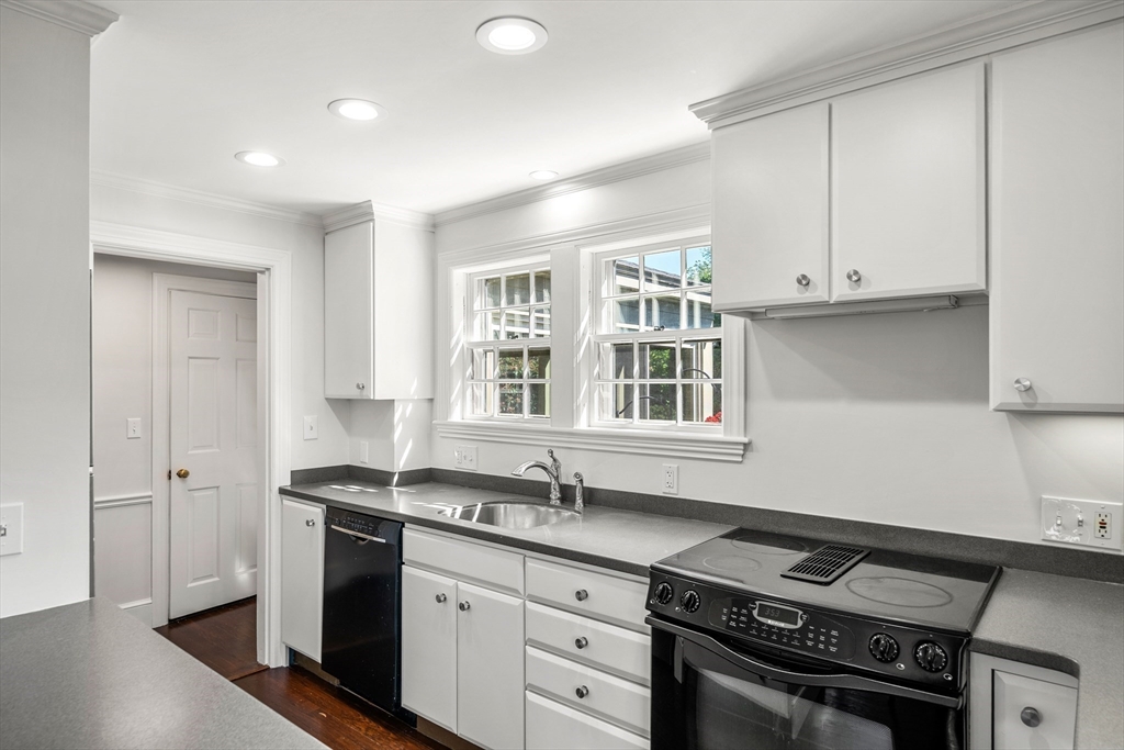 3 Vassar Road Marblehead, MA 01945 - Photo 7 of 29