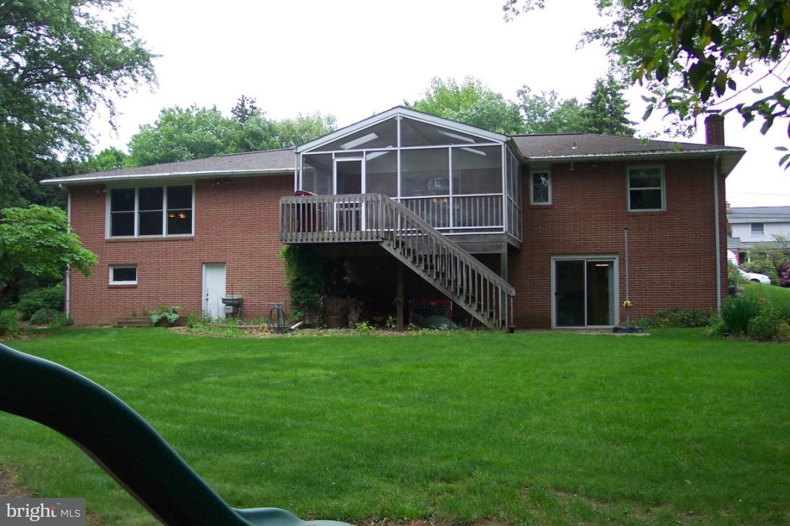 2733 Brookfield Road Lancaster, PA 17601 - Photo 2 of 23