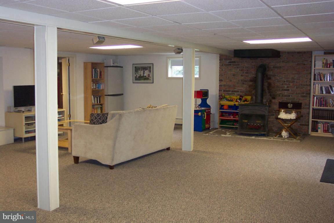 2733 Brookfield Road Lancaster, PA 17601 - Photo 19 of 23