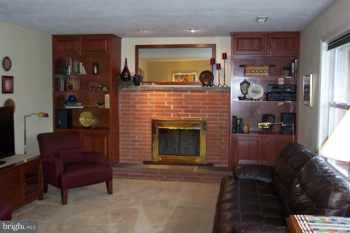 2733 Brookfield Road Lancaster, PA 17601 - Photo 4 of 23