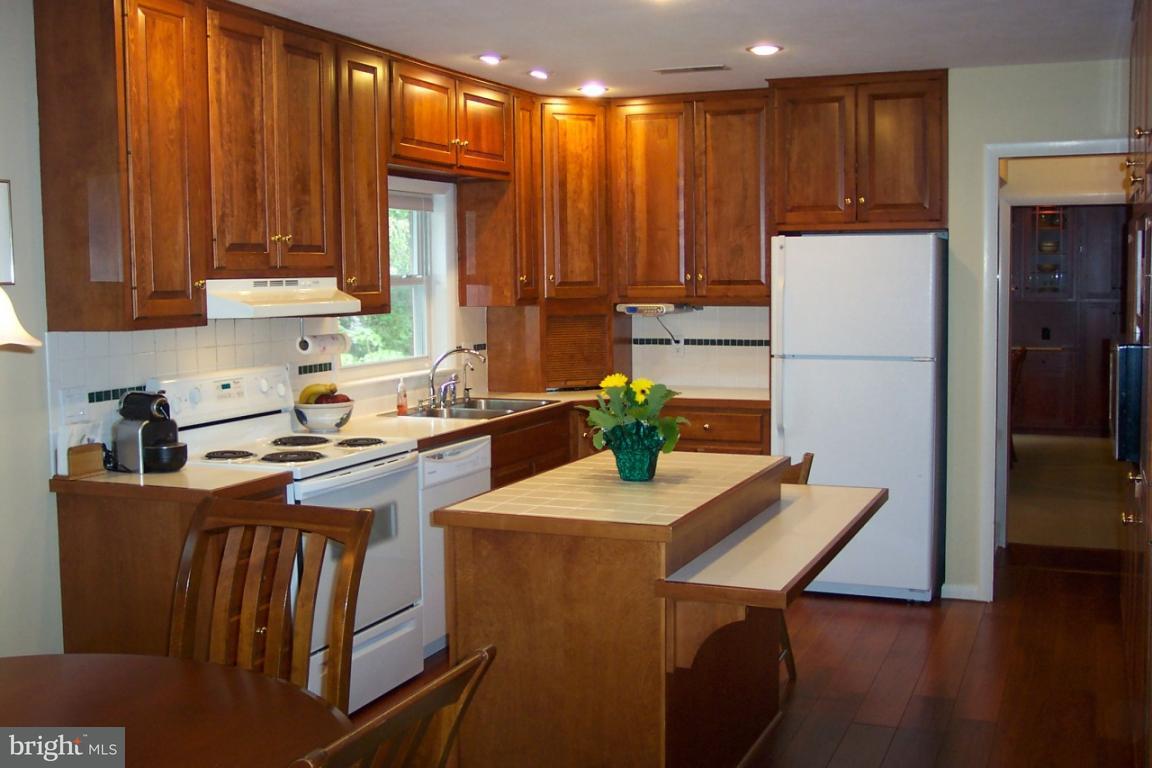 2733 Brookfield Road Lancaster, PA 17601 - Photo 5 of 23