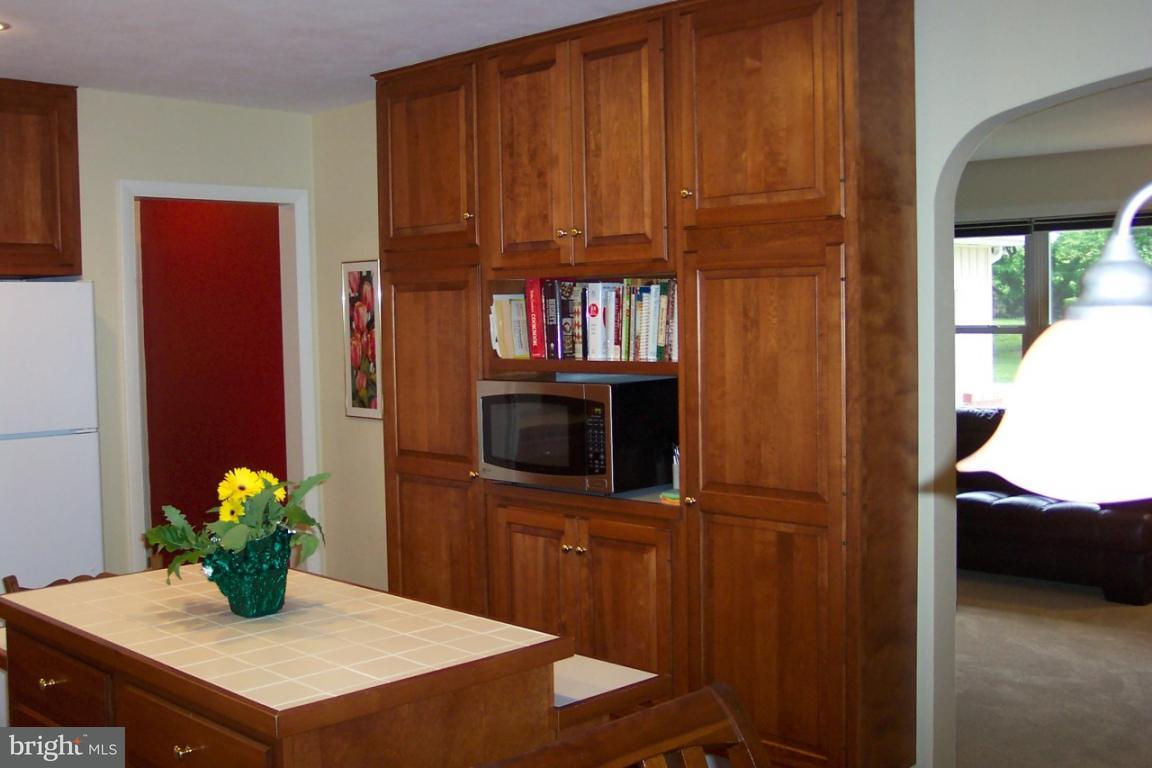 2733 Brookfield Road Lancaster, PA 17601 - Photo 6 of 23