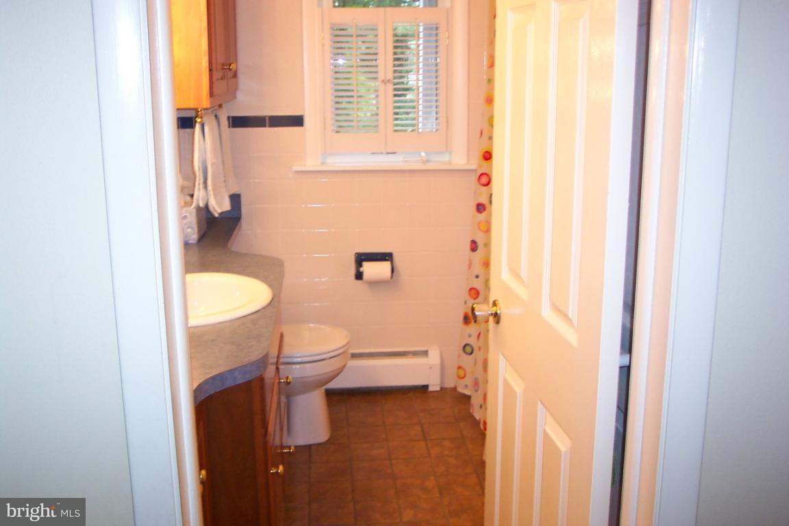 2733 Brookfield Road Lancaster, PA 17601 - Photo 7 of 23