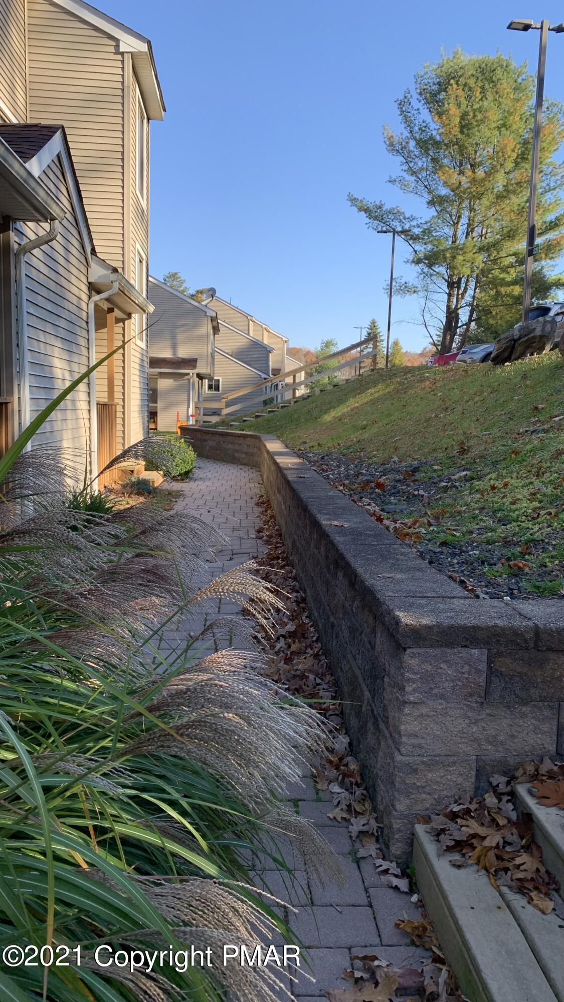 3315 Windemere Drive Bushkill, PA 18324 - Photo 3 of 55 IMG_E7040