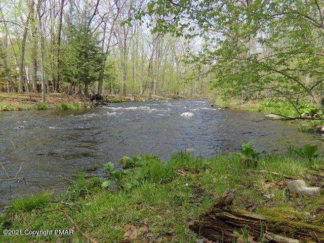 3315 Windemere Drive Bushkill, PA 18324 - Photo 51 of 55 a view of backyard with green space
